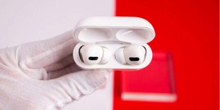 Nguyên Nhân Và Cách Khắc Phục Tai Nghe Bluetooth Sạc Không Vào