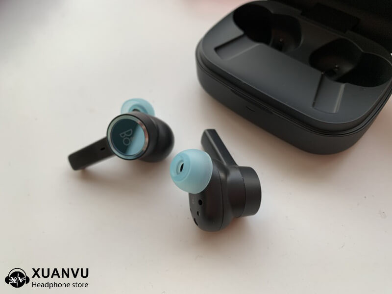 Thiết kế housing dạng stem thon gọn của Beoplay EX