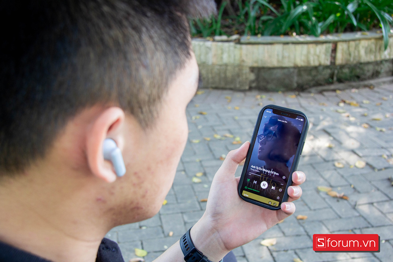 Tai nghe tái tạo tốt giọng hát ca sĩ và nhạc cụ