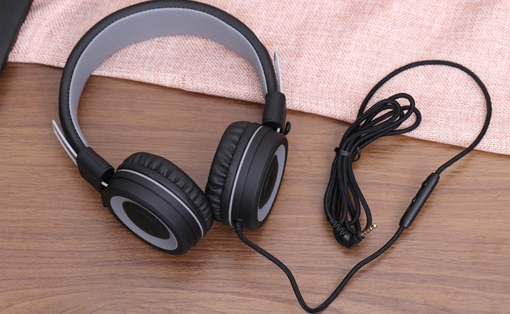 Nên mua tai nghe có dây hay không dây? So sánh chi tiết để chọn lựa chuẩn xác