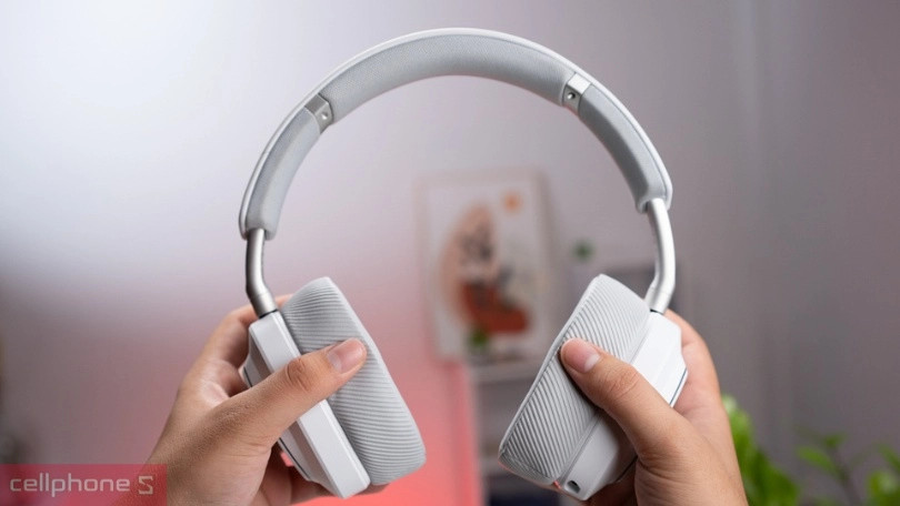 Mẫu tai nghe chụp tai không dây với thiết kế hiện đại và tiện lợi