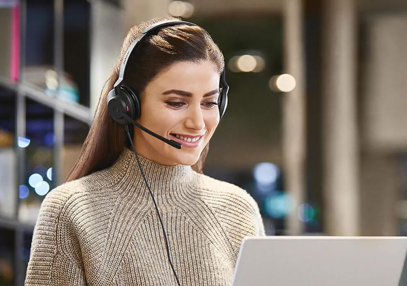 Cấu tạo và hình dáng cơ bản của một chiếc tai nghe có dây văn phòng