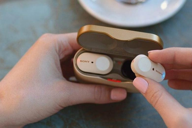 Kiểm tra đầu ra âm thanh để đảm bảo nhạc phát qua tai nghe