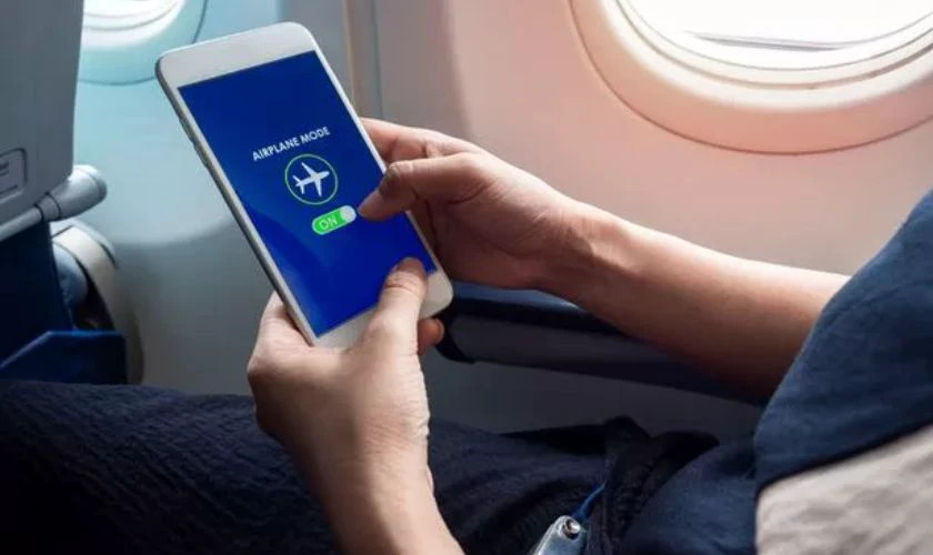Cách sử dụng tai nghe bluetooth khi lên máy bay