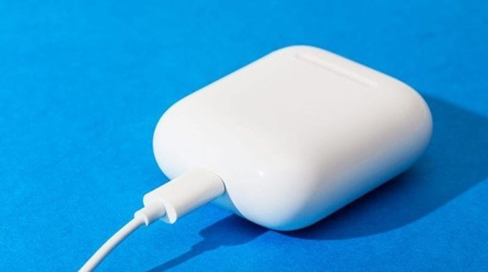 Cách sạc tai nghe có hộp sạc