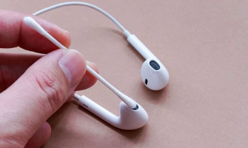 Tổng hợp các lưu ý quan trọng khi sử dụng tai nghe Lightning để bảo vệ thiết bị và trải nghiệm âm thanh