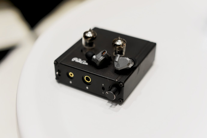 Tai nghe KZ ZS5 với thiết kế driver bên trong và cáp rời