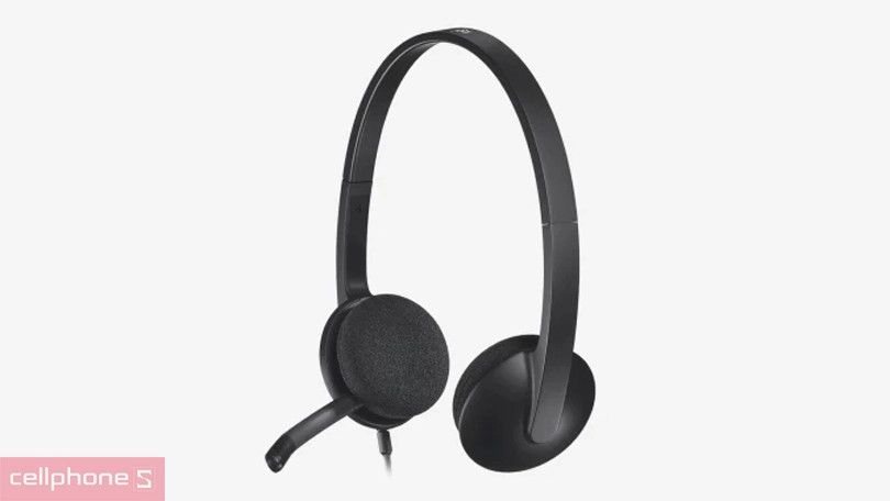 Cận cảnh cổng kết nối USB-A của tai nghe Logitech H340