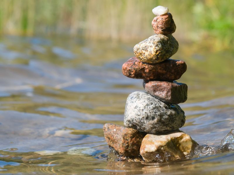 Hình ảnh minh họa các câu tục ngữ, ca dao về siêng năng kiên trì trong văn hóa Việt Nam