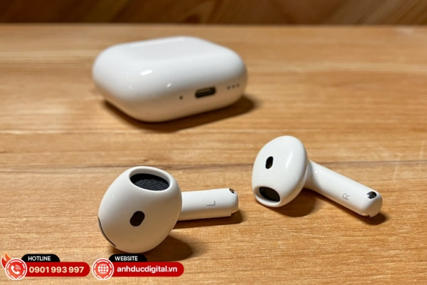 Tai nghe Apple AirPods 4 màu trắng mang đến trải nghiệm nghe nhạc liền mạch, thiết kế nhẹ nhàng và chống ồn chủ động tiện lợi