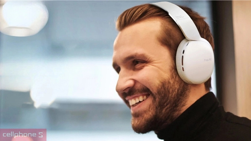 Tai nghe không dây với thời lượng pin dài và tính năng sạc nhanh