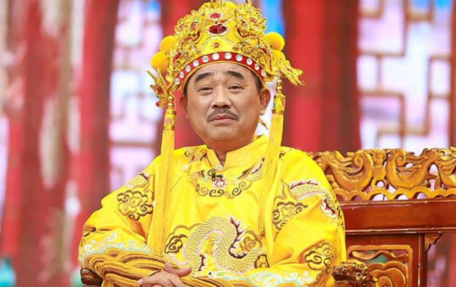 Màu vàng rực rỡ như ánh mặt trời, biểu tượng của sự cao quý và hạnh phúc