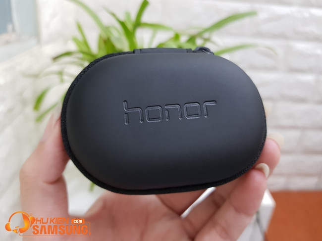 Hình ảnh cận cảnh tai nghe Bluetooth Huawei Hono AM61 màu đỏ