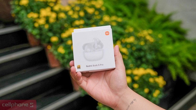 Thời lượng pin bền bỉ của tai nghe Xiaomi Redmi Buds 5 Pro