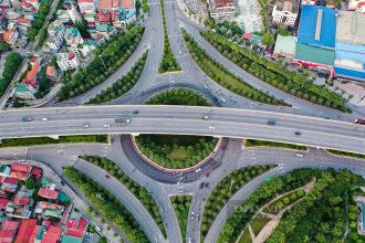 Hà Nội là điểm giao thoa của các tuyến đường và phương tiện vận chuyển từ các tỉnh thành
